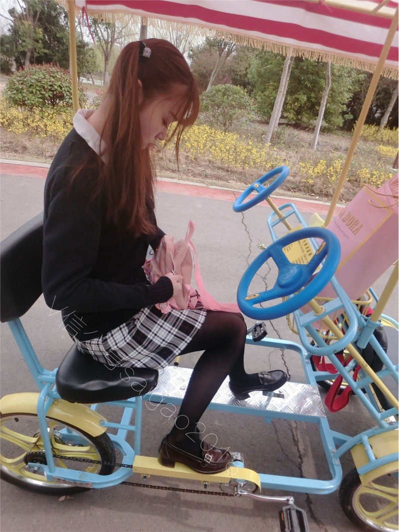 056 赛高 – 有水印-2019单身节 美少女户外黑丝-写真坊