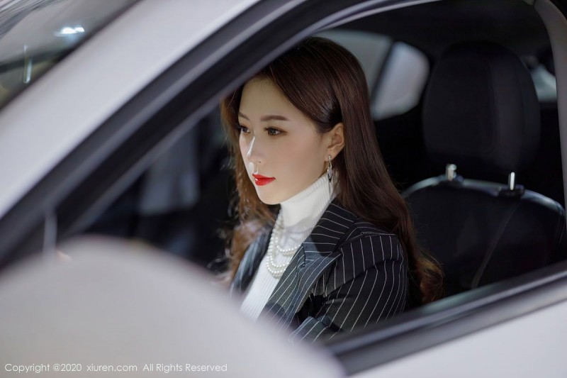 秀人网美女模特杨紫嫣Cynthia职场女老板装扮主题系列写真-写真坊