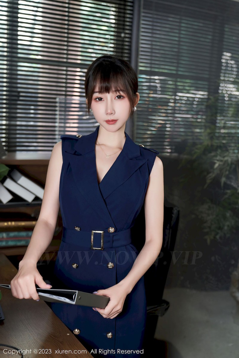 秀人网美女模特波巧酱宝蓝职业装搭配曼妙身姿性感写真-写真坊