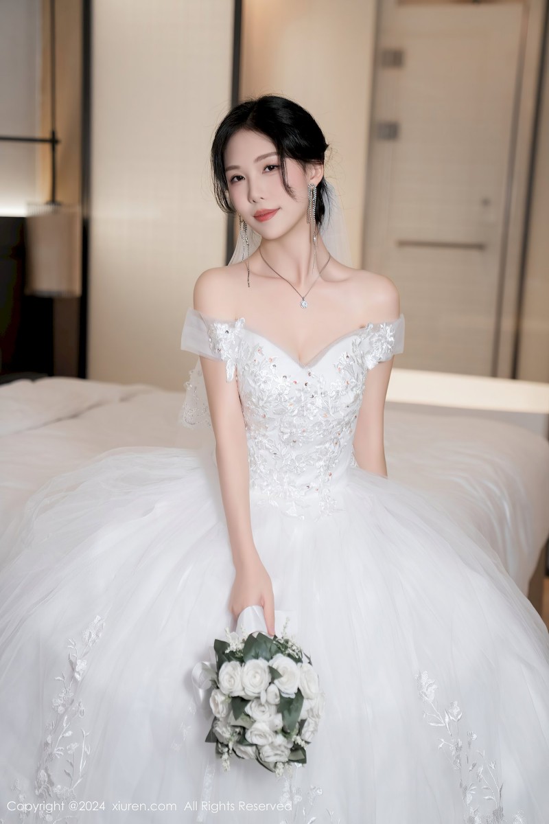 秀人网美女模特抖娘利世白色婚纱魅惑肉丝性感写真-写真坊