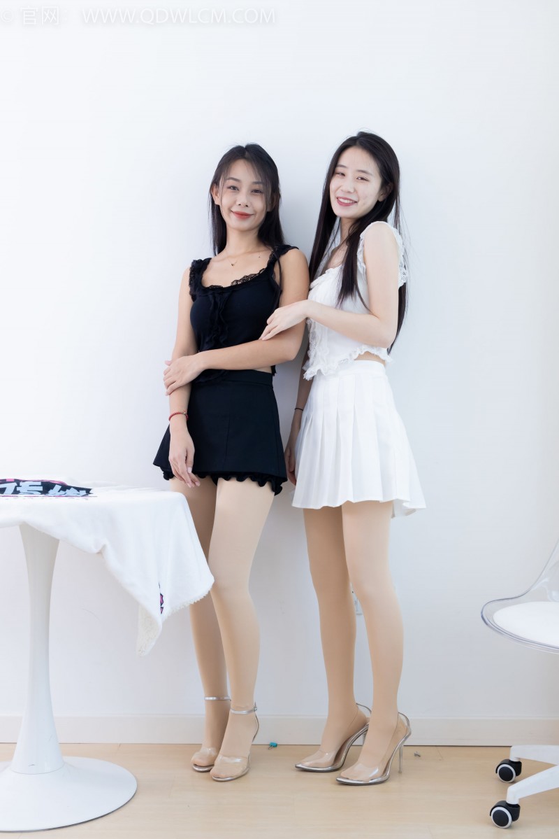 物恋传媒模特菜菜&岚岚黑白服饰要你的温柔主题写真-写真坊