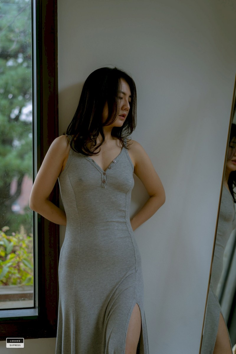 LEEHEE EXPRESS美女Ray毛衣长裙显姣好身材写真-写真坊