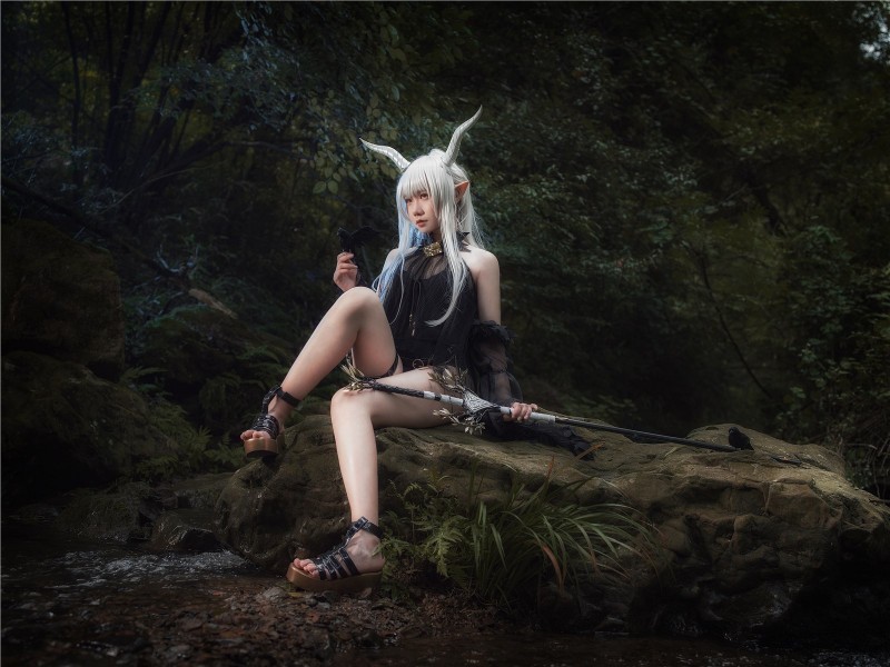099 – 麻花麻花酱-明日方舟 闪灵泳装-写真坊